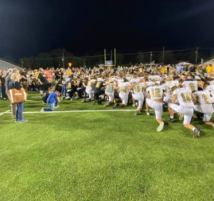 Tennessee High School Football Team Defies County by Leading Fans in Prayer